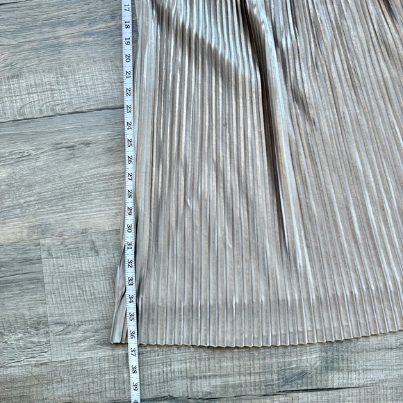 Banana Republic Silver Pleated Fit-and-Flare Midi Dress (size 0) - Picture 13 of 14